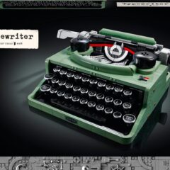 LEGO typemachine set 21327 in groene tinten, elegant weergegeven met authentieke details en realistische toetsen.