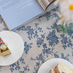 Tafelkleed 140 bij 180cm Crème Blauw - Bloemen - Klassiek - Vintage