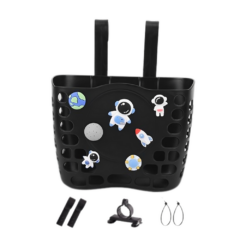 Zwarte fietsmand met ruimte thema stickers en bevestigingsmateriaal. Perfect voor kinderen, ideaal voor avontuurlijke ritjes!
