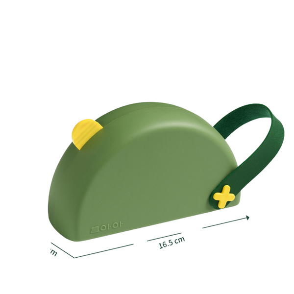 Groene siliconen kinderserviesset met gele accenten en handige handgreep, perfect voor maaltijden en onderweg.