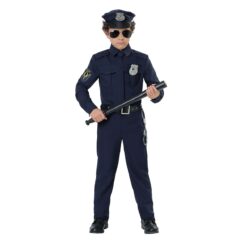 Kind verkleed als politieagent met zonnebril en wapenstok, ideaal voor carnaval of costume party.