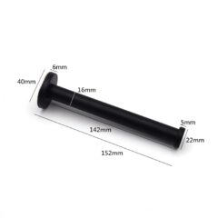 Zwarte metalen buis met afmetingen: 152mm lengte, 40mm diameter, geschikt voor diverse constructietoepassingen.