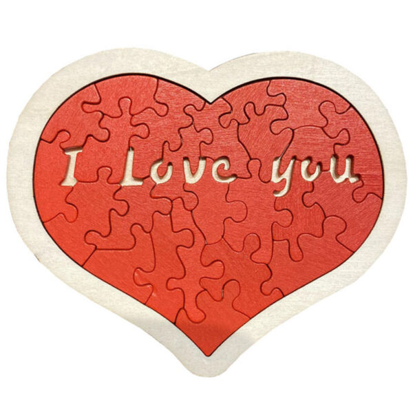 Hartvormige puzzel met de tekst I Love You, perfect voor romantische gelegenheden of als liefdevol cadeau.