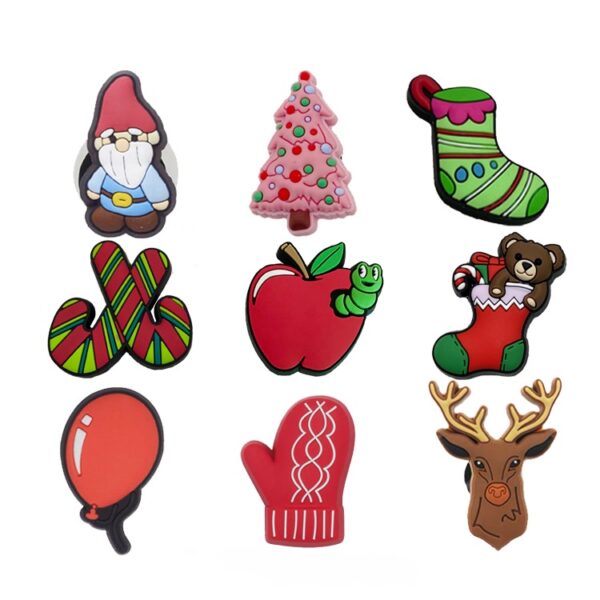 Vrolijke kerstsymbolen: kabouter, kerstboom, sokken, snoepstokken, appel, ballon, want, teddybeer en rendier. Perfect voor de feestdagen!