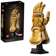 LEGO Infinity Gauntlet bouwset met doos. Iconisch ontwerp voor Marvel-fans. 18+ model met 590 stenen.