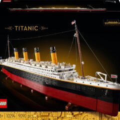 LEGO Titanic bouwset met 9090 stukjes, gedetailleerd schaalmodel van het beroemde schip, geschikt voor fans van 18+.