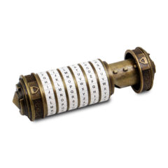 Vintage cryptex met draailetters, bronskleur, gebruikt voor geheime codes en puzzels oplossen.
