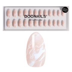Alt-tekst: Set van Doonails Soft Gel Press Ons met een marmerdesign in lichte tinten voor mooie, verzorgde nagels.
