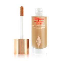 Make-upflesje met applicator voor een jeugdige glow. Luxe verpakking en glans voor een stralende huid.
