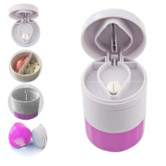 Multifunctionele tabletverdeler en bewaardoos met waterbeker en schaar, handig voor reizen en dagelijks gebruik.