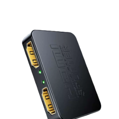 Zwarte HDMI-splitter met twee poorten en LED-indicatoren voor meerdere schermverbindingen.