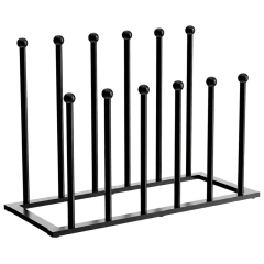 Zwart kledingrek met 10 pinnen voor het ophangen van kleding en accessoires. Ideaal voor in huis of de winkel.