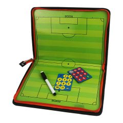 Tactisch voetbalbord met magneetjes en pen voor strategieën op het veld. Handig voor coaches en teamplanning.