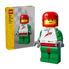 LEGO racefiguur in Octan-kleuren met rode helm en doos, geschikt voor bouwers vanaf 10 jaar, 694 stukjes.