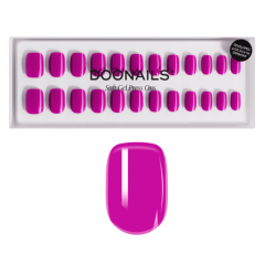 Alt-tekst: Set van paarse soft gel press-on nagels van DOONAILS, inclusief een voorbeeldnagel. Perfect voor een snelle manicure.