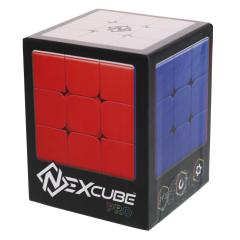 Nexcube Pro met rode en blauwe vlakken, ideaal voor puzzelliefhebbers en snelheid cubers. Perfecte grip en prestaties.