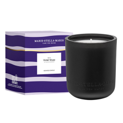 Marie-Stella-Maris Violet Muse geurkaars met paarse verpakking, luxe interieuraccessoire voor een ontspannen sfeer.
