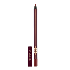 Charlotte Tilbury lippenpotlood in donkerrood, perfect voor het accentueren en contouren van de lippen.